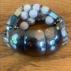 Stretchy shell beads bracelet